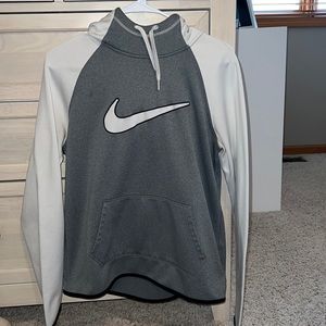 Nike Sweatshirt ⭐️⭐️3 for 10⭐️⭐️